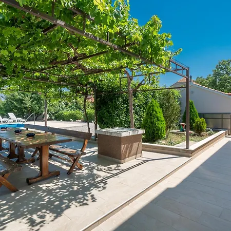 Modern Xxl Villa Makarska